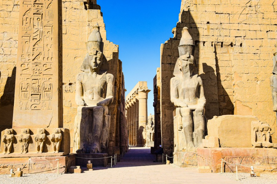 luxor gallery 380